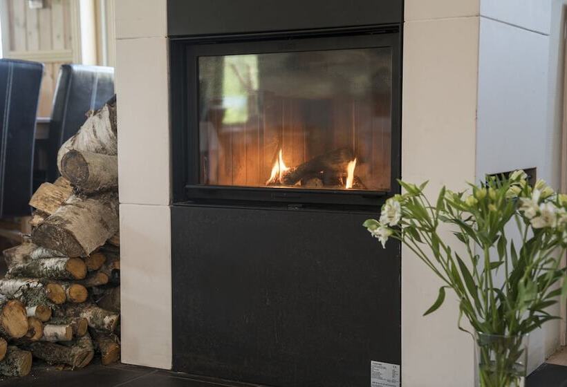 Mellbystrand Vandrarhem & Stugor Solstickan