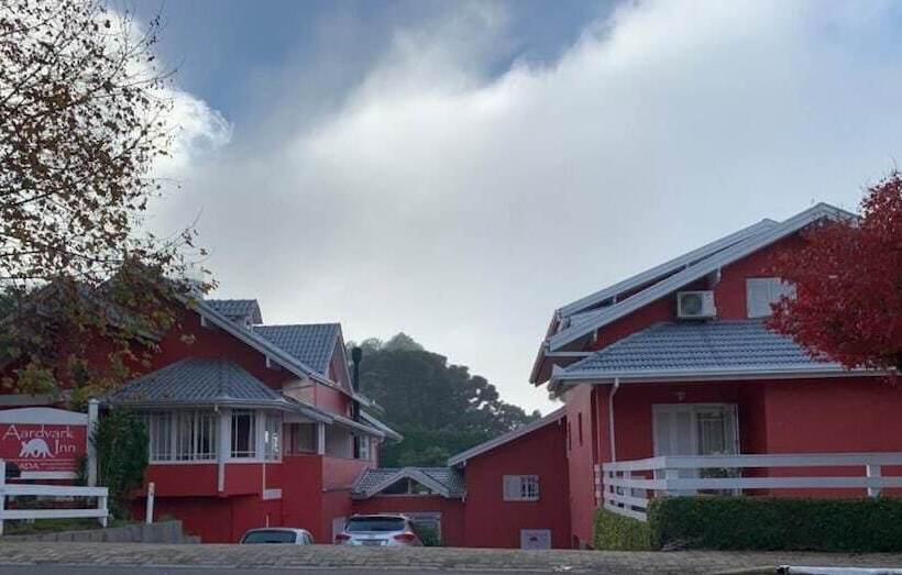 پانسیون Aardvark Inn Pousada