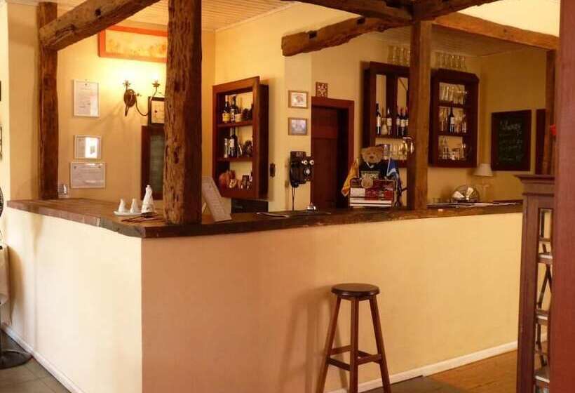 پانسیون Aardvark Inn Pousada