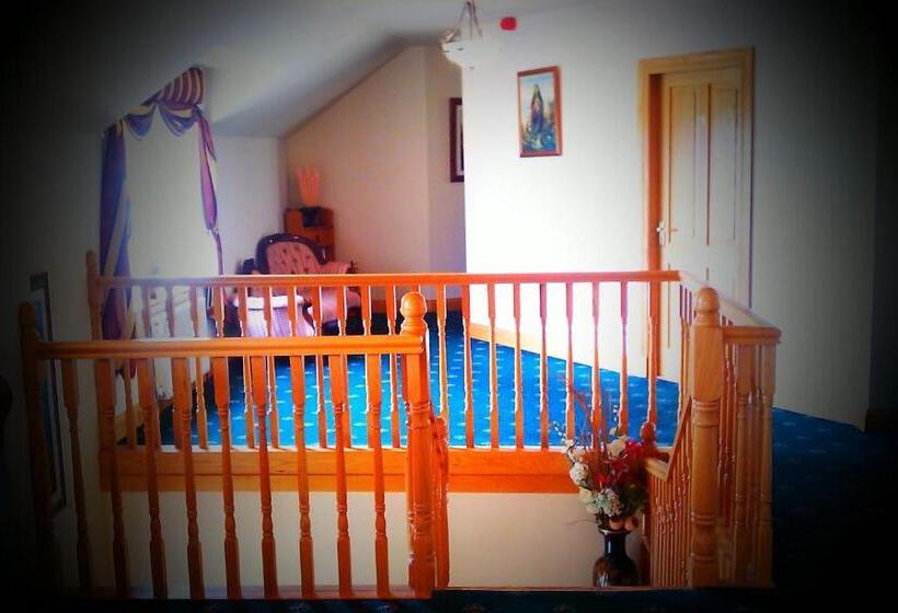 Pansiyon Atlantic View House