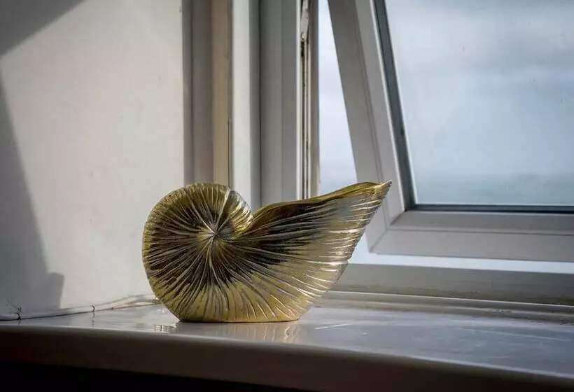 Majatalo Channel View Guest House