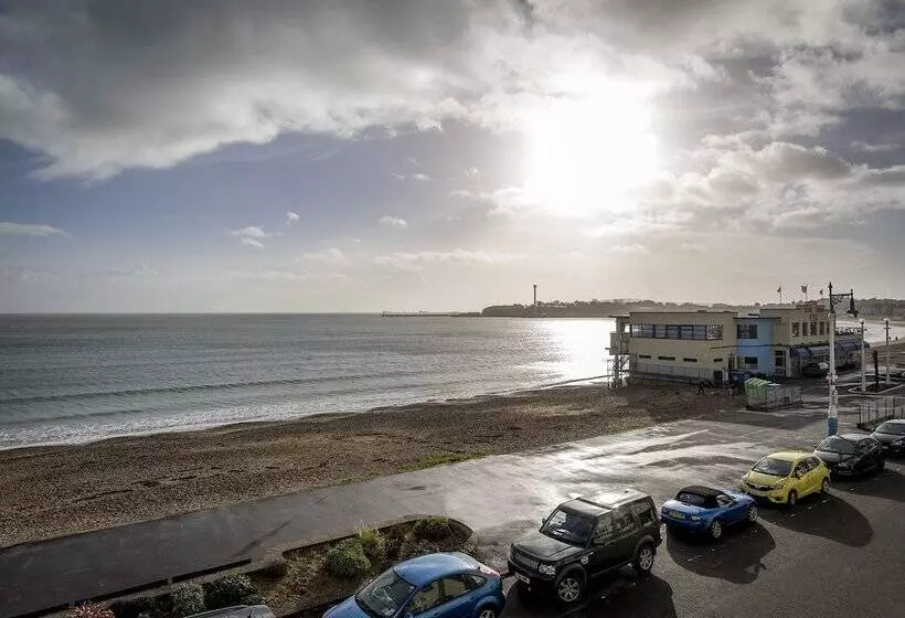 Majatalo Channel View Guest House