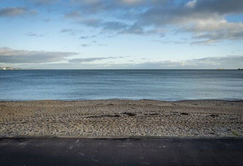 Пансион Channel View Guest House