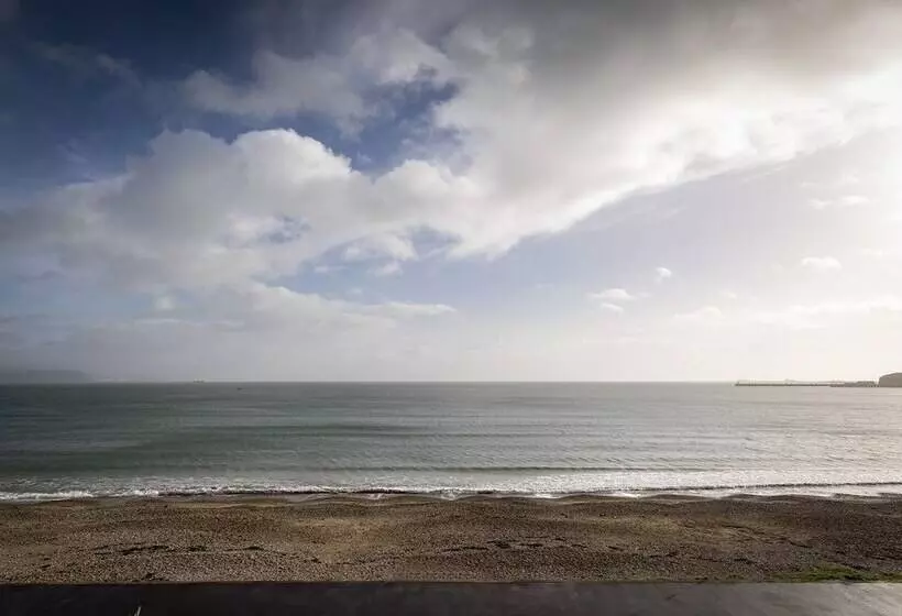 Majatalo Channel View Guest House