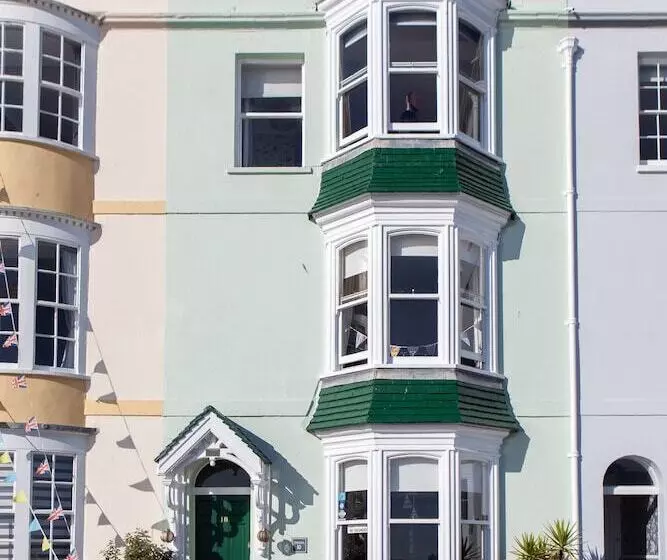 Majatalo Channel View Guest House