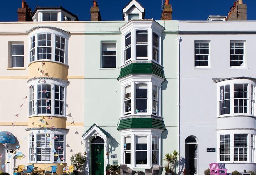 Пансион Channel View Guest House