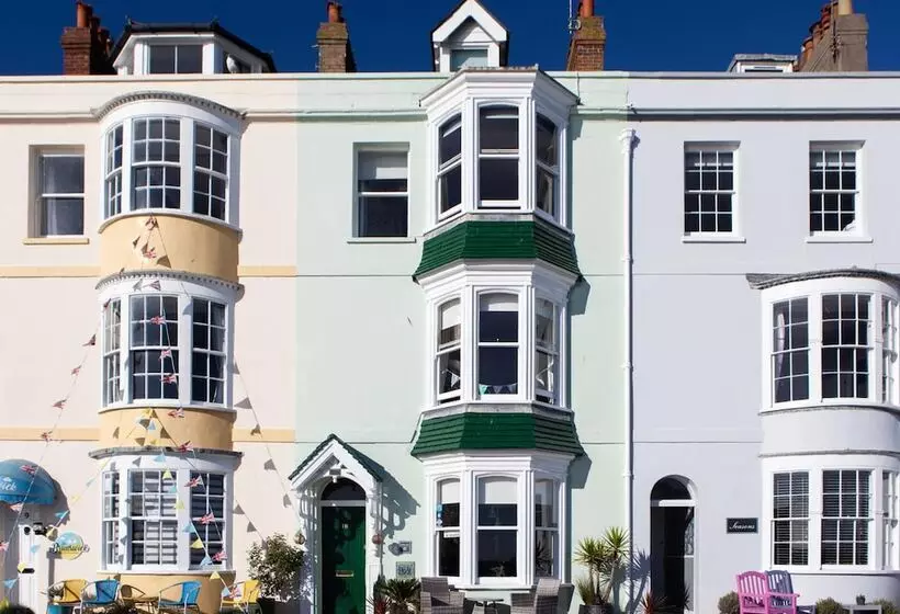 Majatalo Channel View Guest House