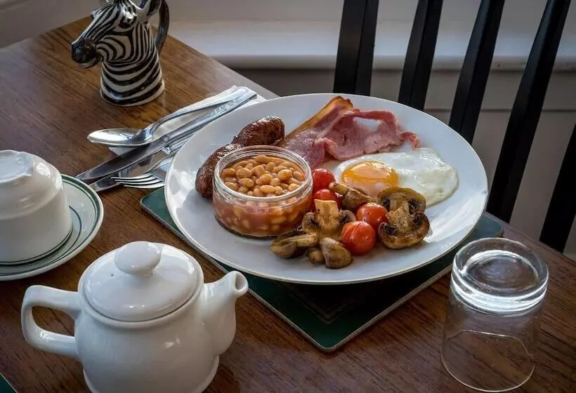 Majatalo Channel View Guest House