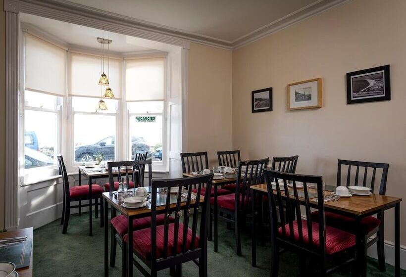 Пансион Channel View Guest House