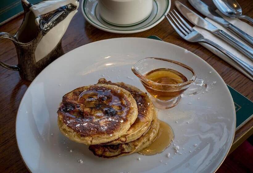 Пансион Channel View Guest House