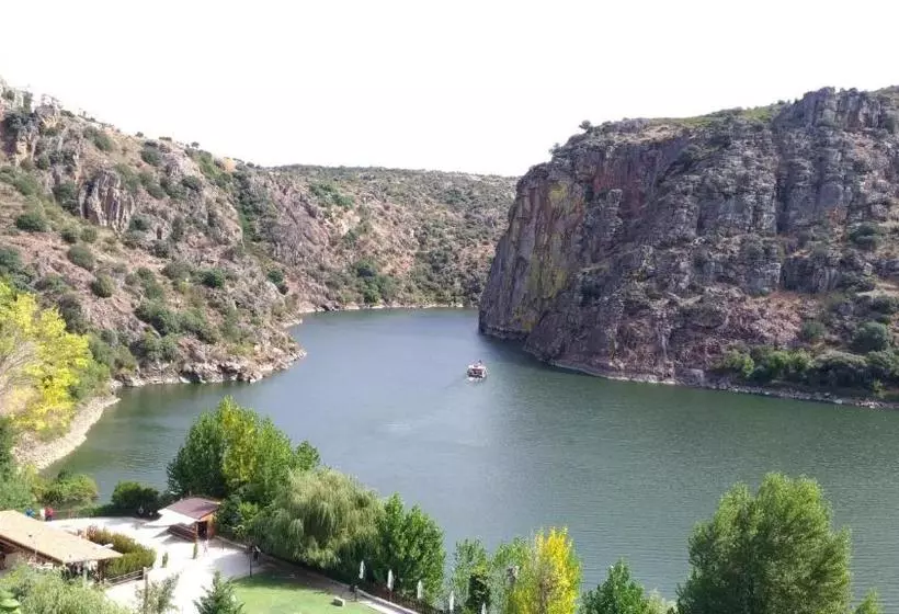 Majatalo Flor Do Douro   Comércio E Hotelaria, Lda