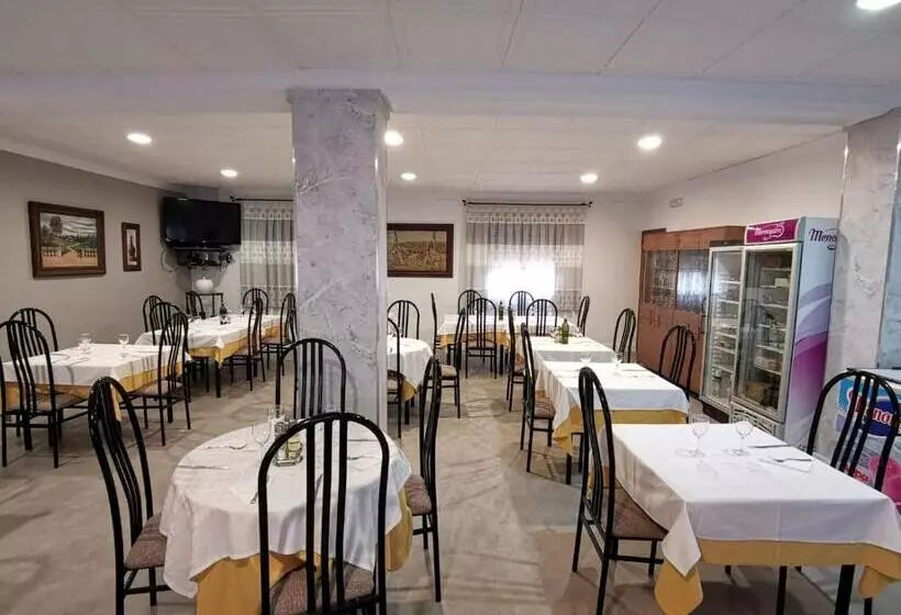 Majatalo Hostal El Sevillano