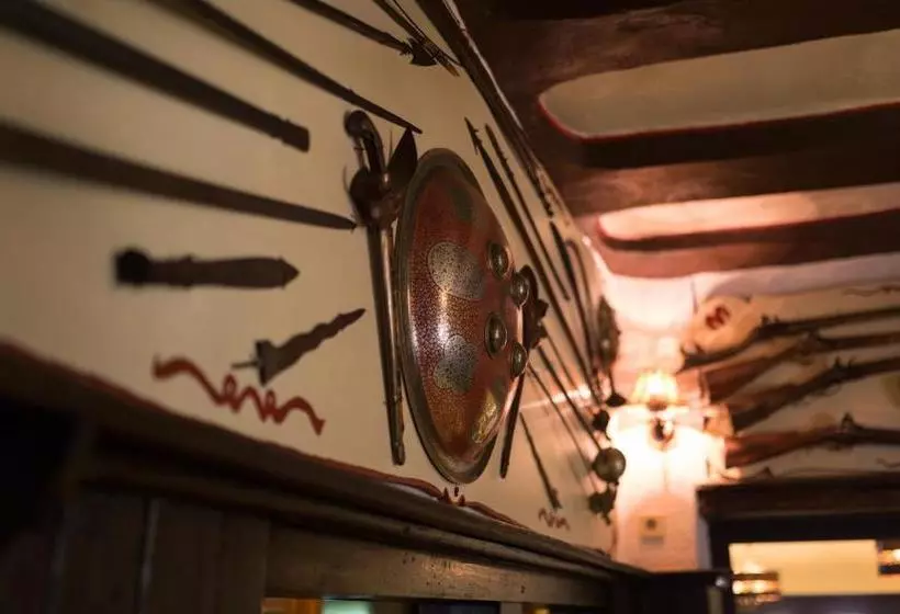 ペンション Reichsschenke Zum Ritter Götz Garni