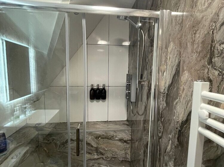 פנסיון The Poplars Boutique Bb