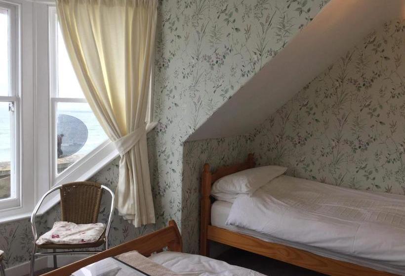 Пансион Whitecliff Guest House