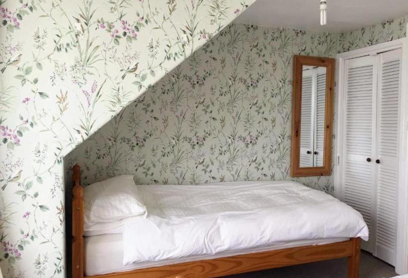 Пансион Whitecliff Guest House