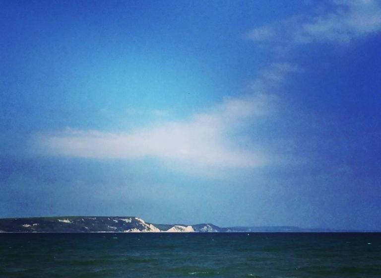 Пансион Whitecliff Guest House