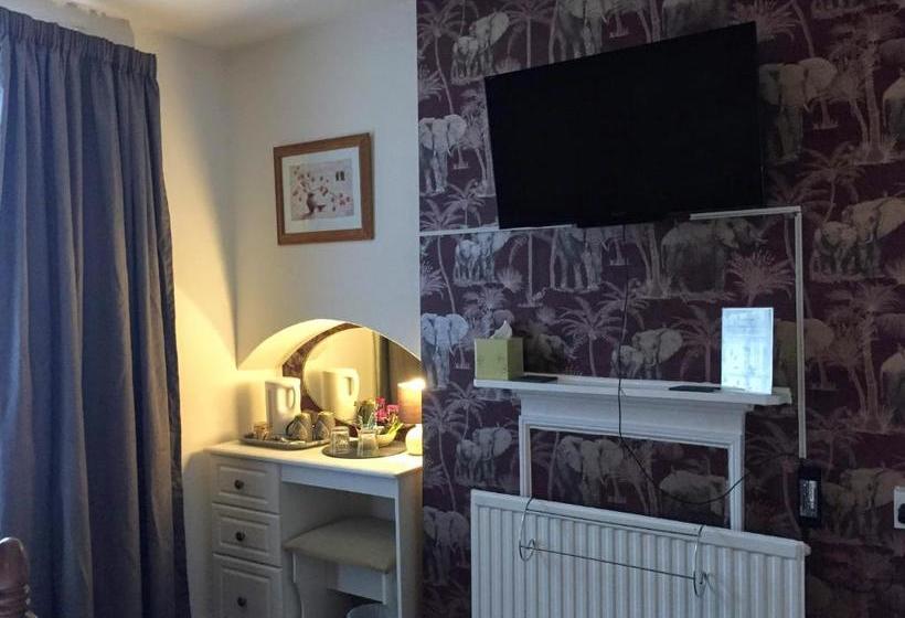 Пансион Whitecliff Guest House