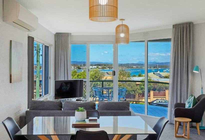 The Palms Apartments