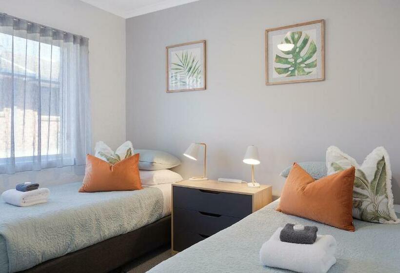 The Palms Apartments