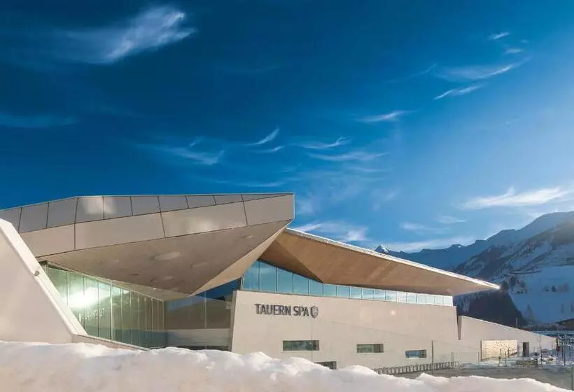 Majatalo Die Dorfvilla   Includes Tauern Spa Kaprun Wellness Access 13 Km Away