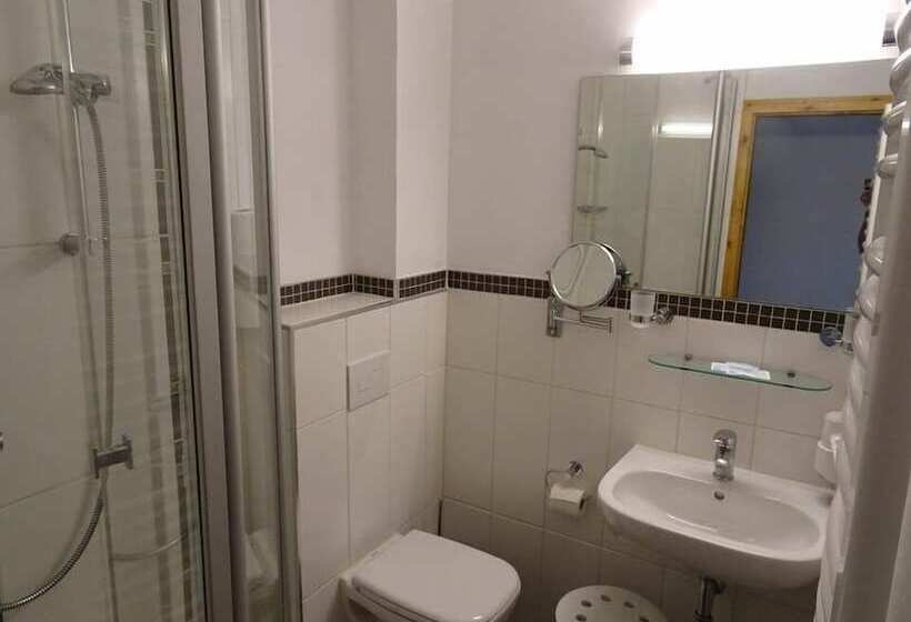 פנסיון Gasthaus Kobär