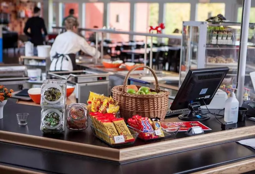 Majatalo Karlskoga Folkhögskola Vandrarhem Udden