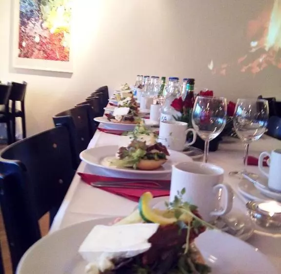 Majatalo Karlskoga Folkhögskola Vandrarhem Udden