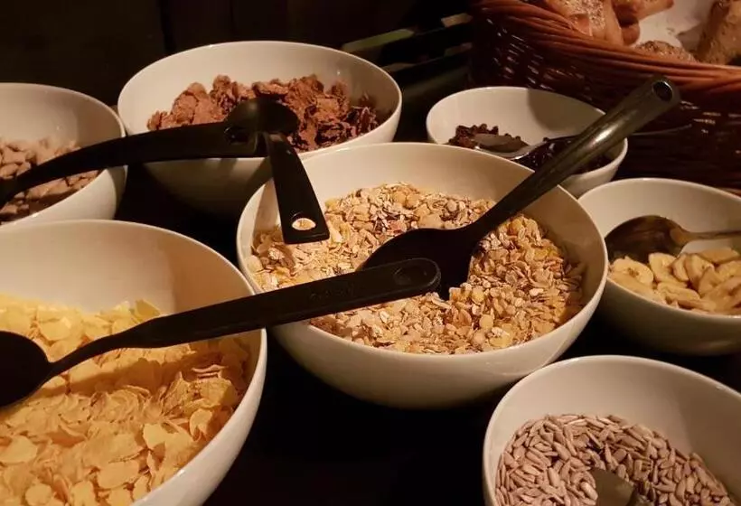 Majatalo Karlskoga Folkhögskola Vandrarhem Udden