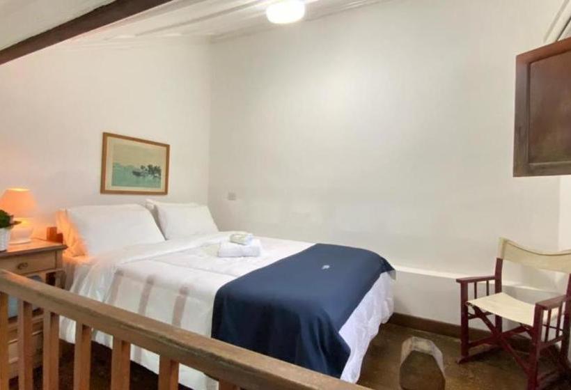 پانسیون Pousada Valhacouto