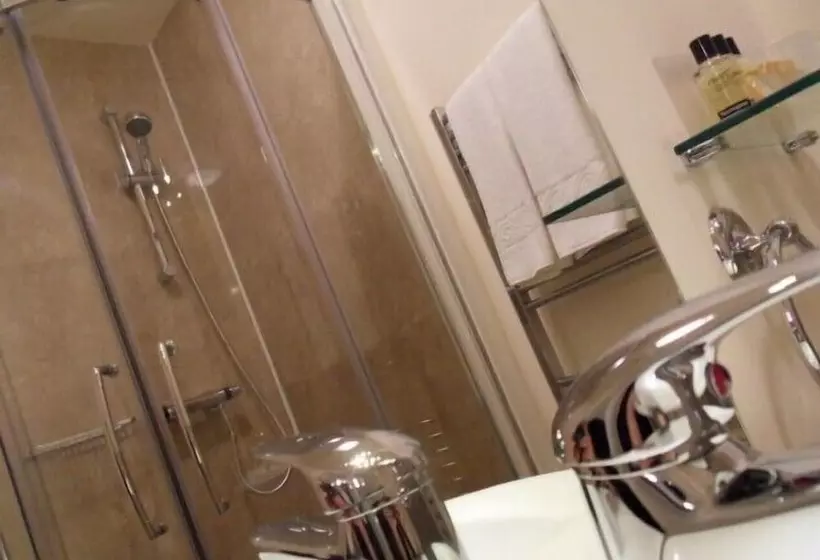 ペンション The Port House