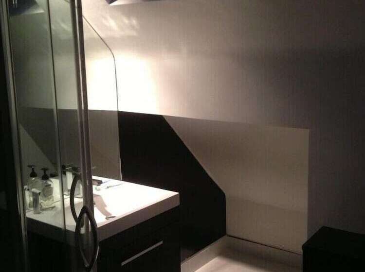 膳宿费 The Port House