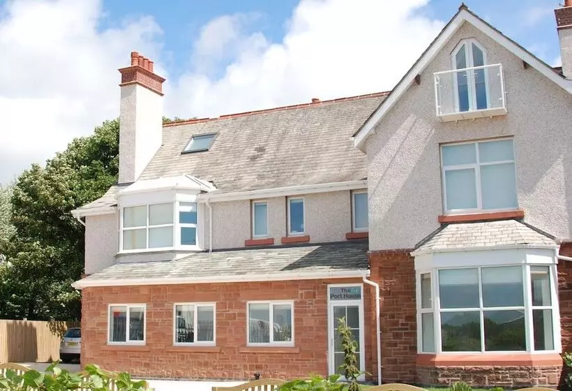 ペンション The Port House