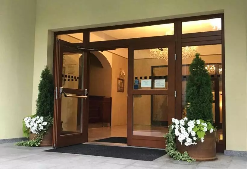 Slunecni Lazne Apartments