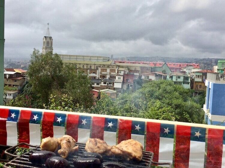 هاستل Hostal Maison De La Mer