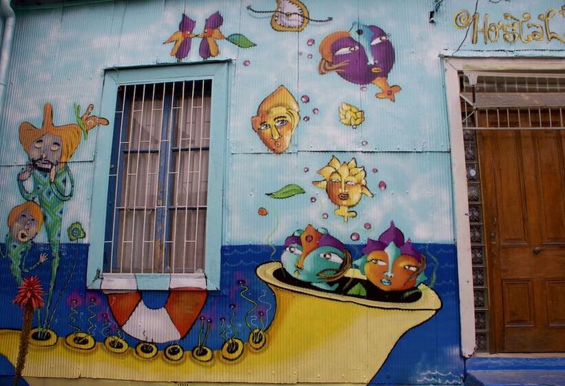 هاستل Hostal Maison De La Mer