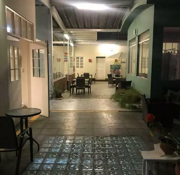 هاستل Los Andes Bed & Breakfast