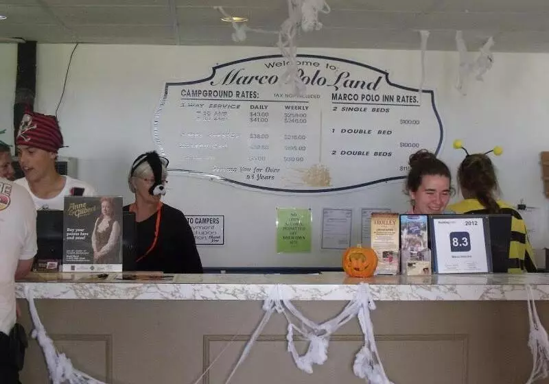 ユースホステル Marco Polo Inn