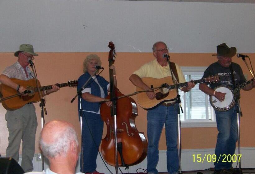 هاستل Marco Polo Inn