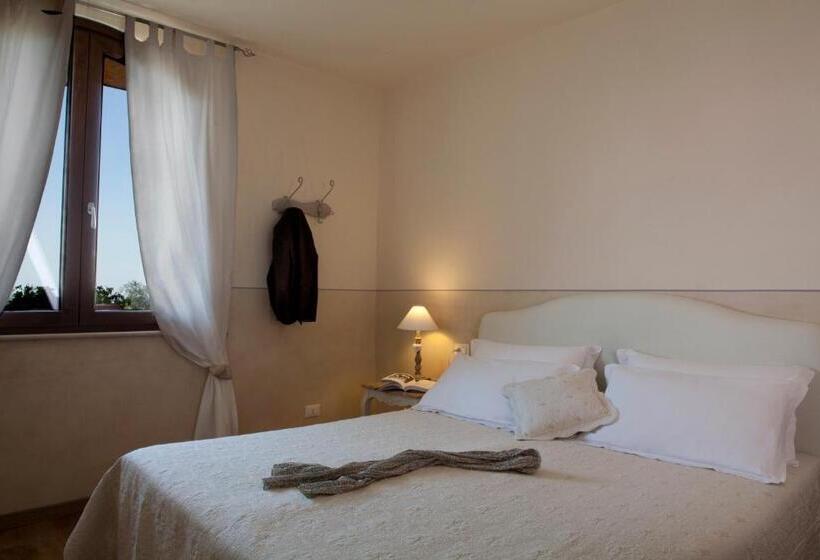 Отель Agriturismo Il Casale Del Lago