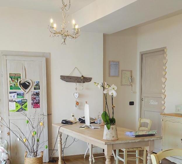 Отель Agriturismo Il Casale Del Lago