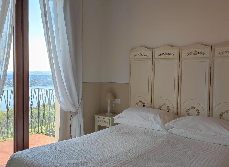 Отель Agriturismo Il Casale Del Lago