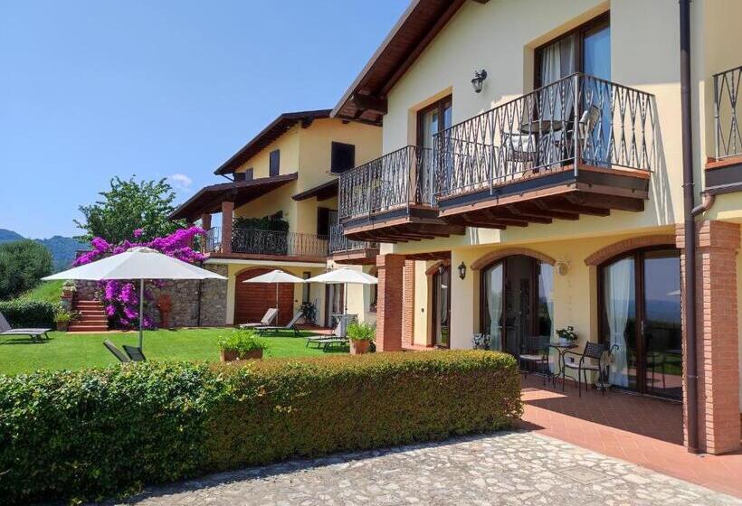 Отель Agriturismo Il Casale Del Lago