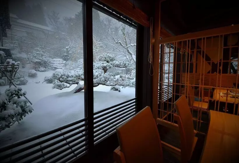 Japanese Ryokan Seryo