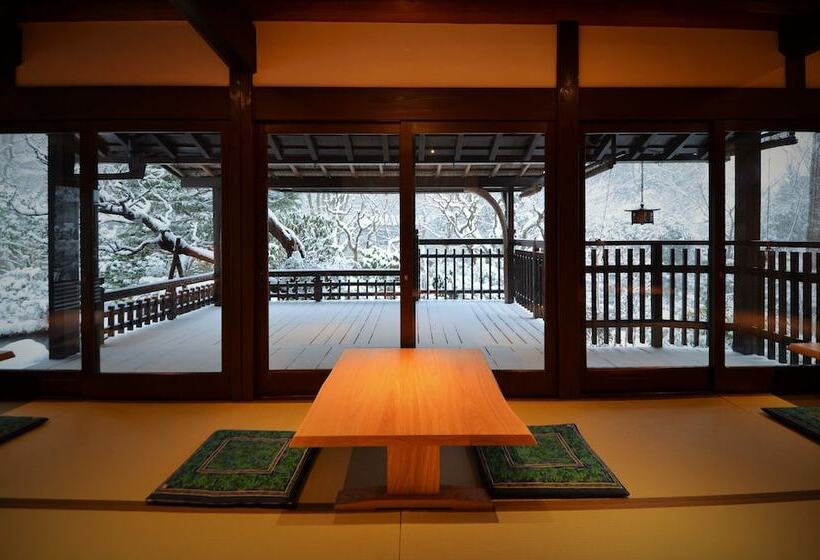 Japanese Ryokan Seryo