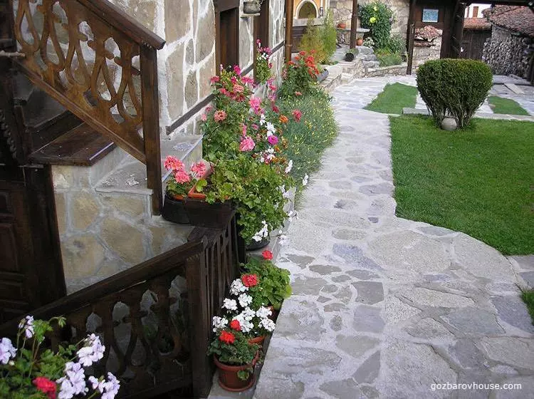 Majatalo Gozbarov's Guest House