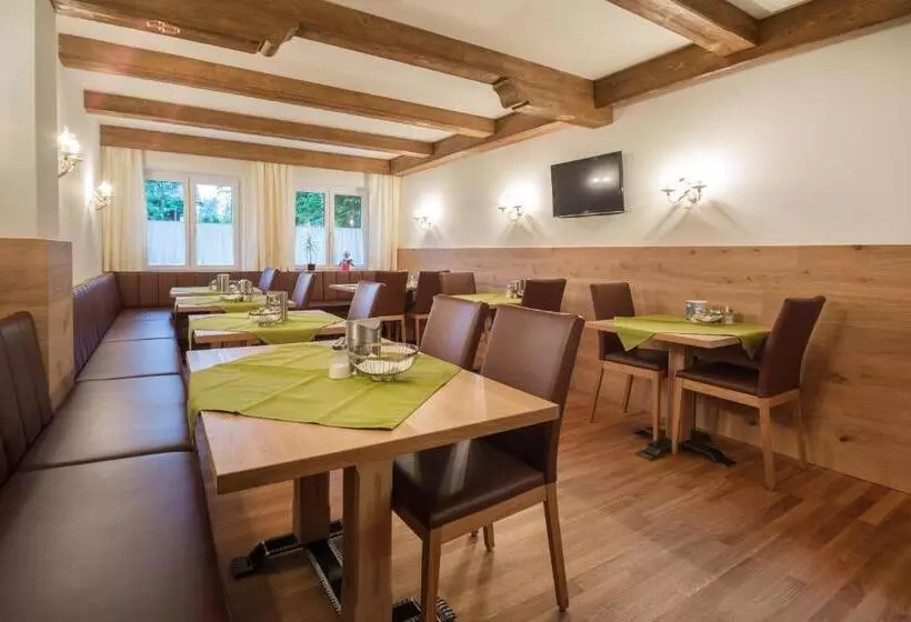 پانسیون Haus Alpenland