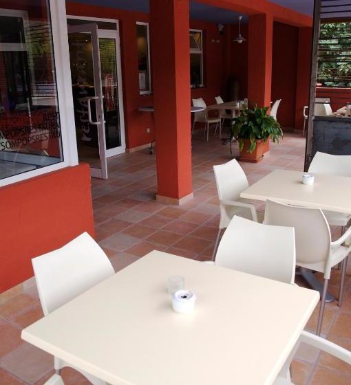 پانسیون Hostal Totsompops