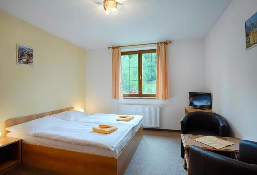 Majatalo Penzion Bona