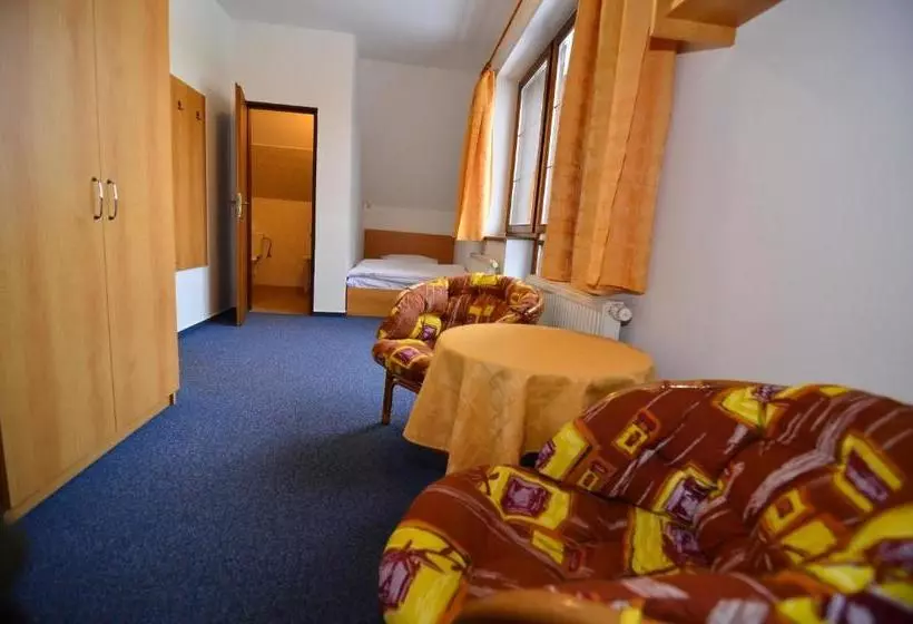 Majatalo Penzion Bona